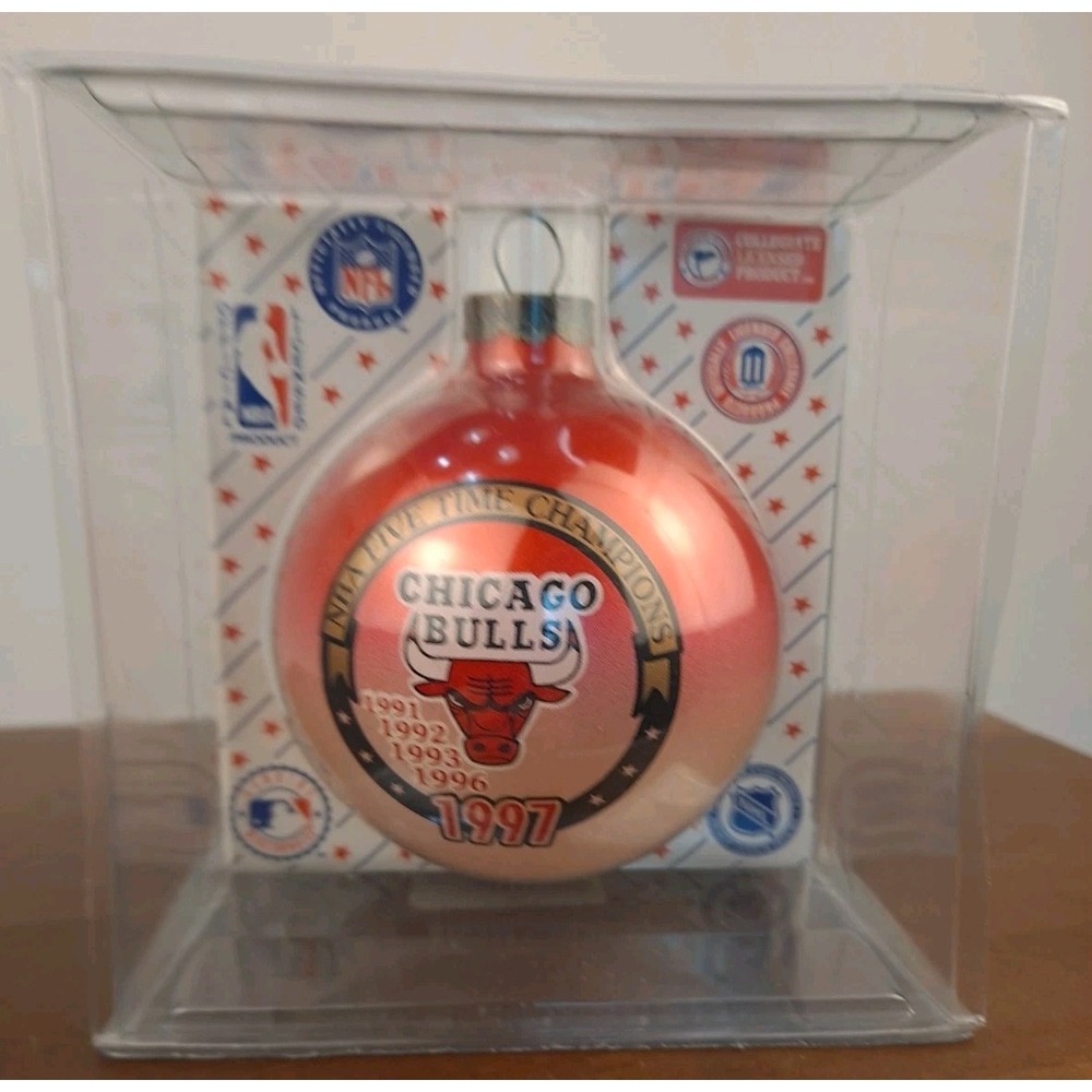 Chicago Bulls Glass Christmas  Ornament NBA Five Time Champion Sports Collectors